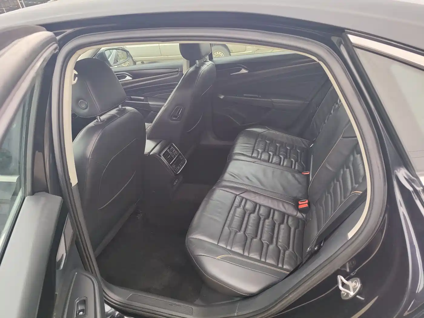 Volkswagen Passat 2019 330TSI Elite Version China VI фото 9