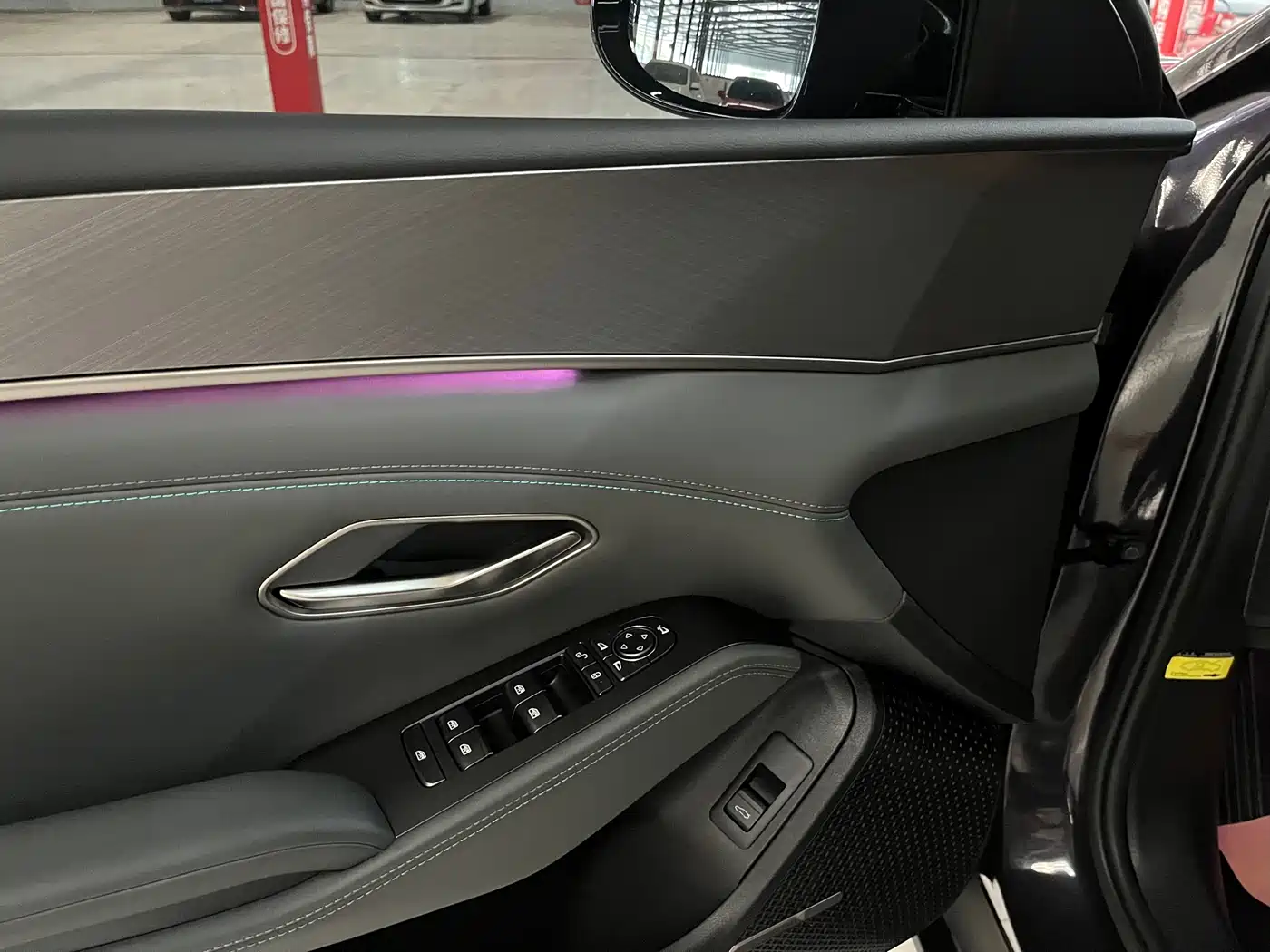 BYD Qin L 2024 DM-i 120KM Excellence Model фото 6
