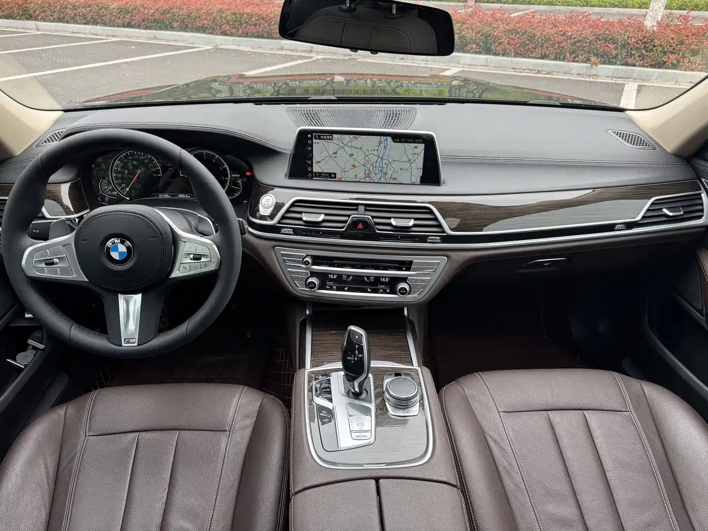 BMW 7 Series 2016 730Li Leading фото 10