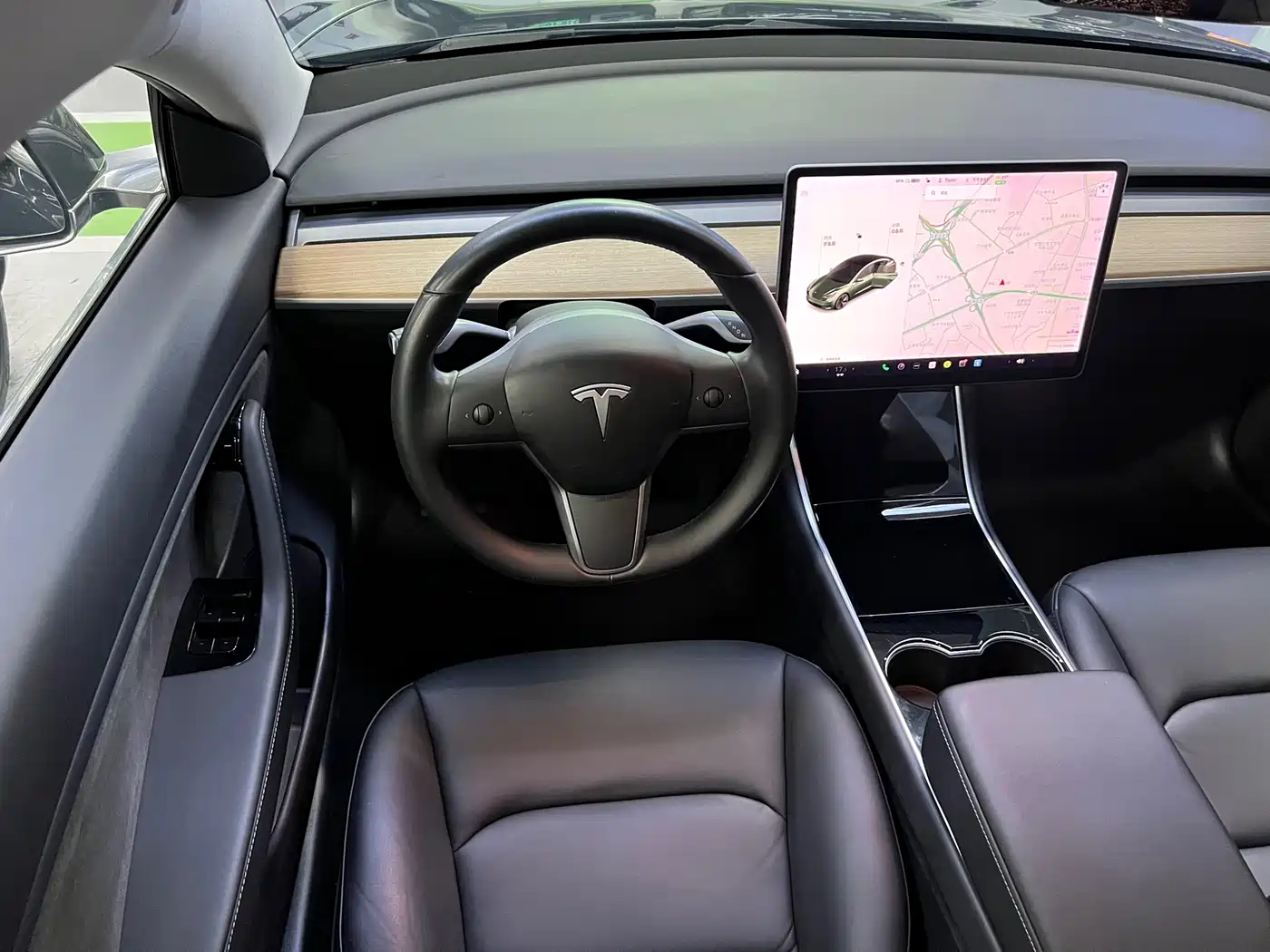 TESLA MODEL 3