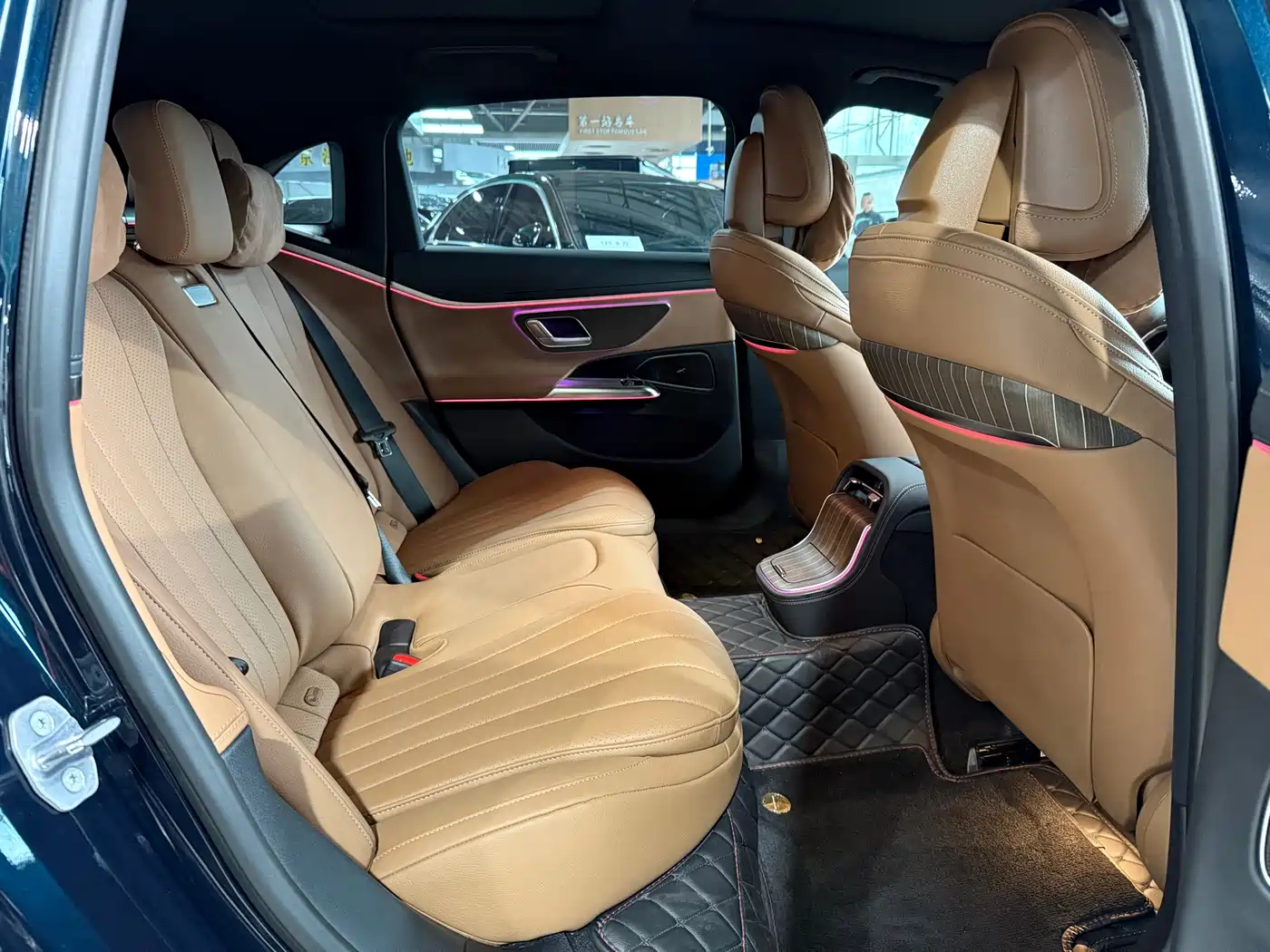 Mercedes-Benz E-Class 2024 E 300 L Fashion фото 10