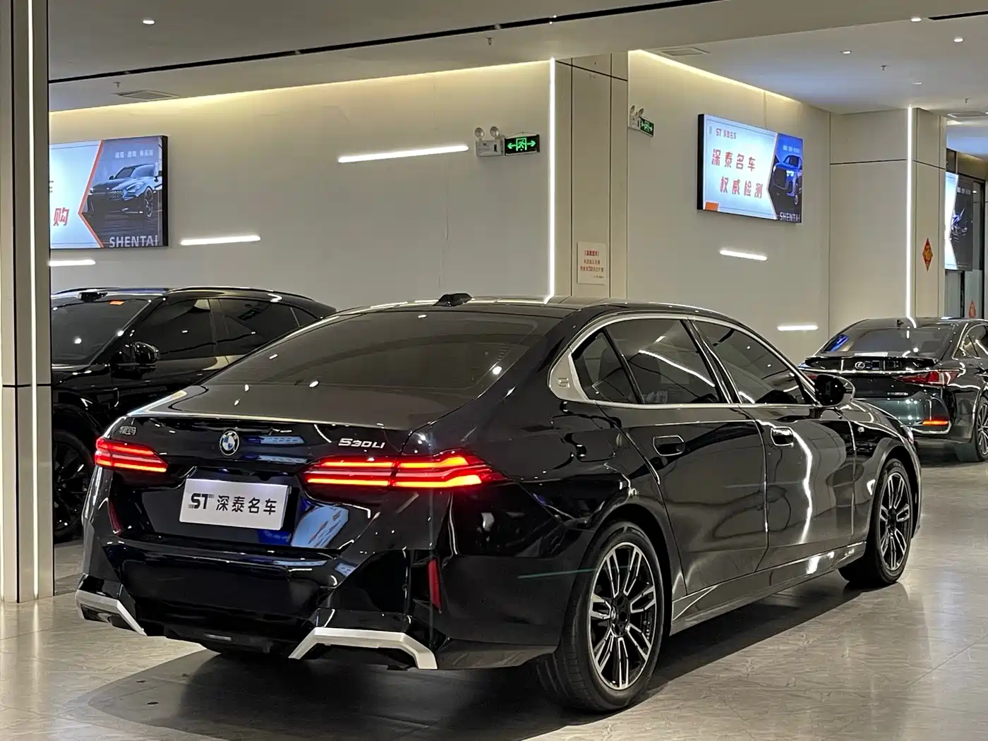BMW 5-SERIES