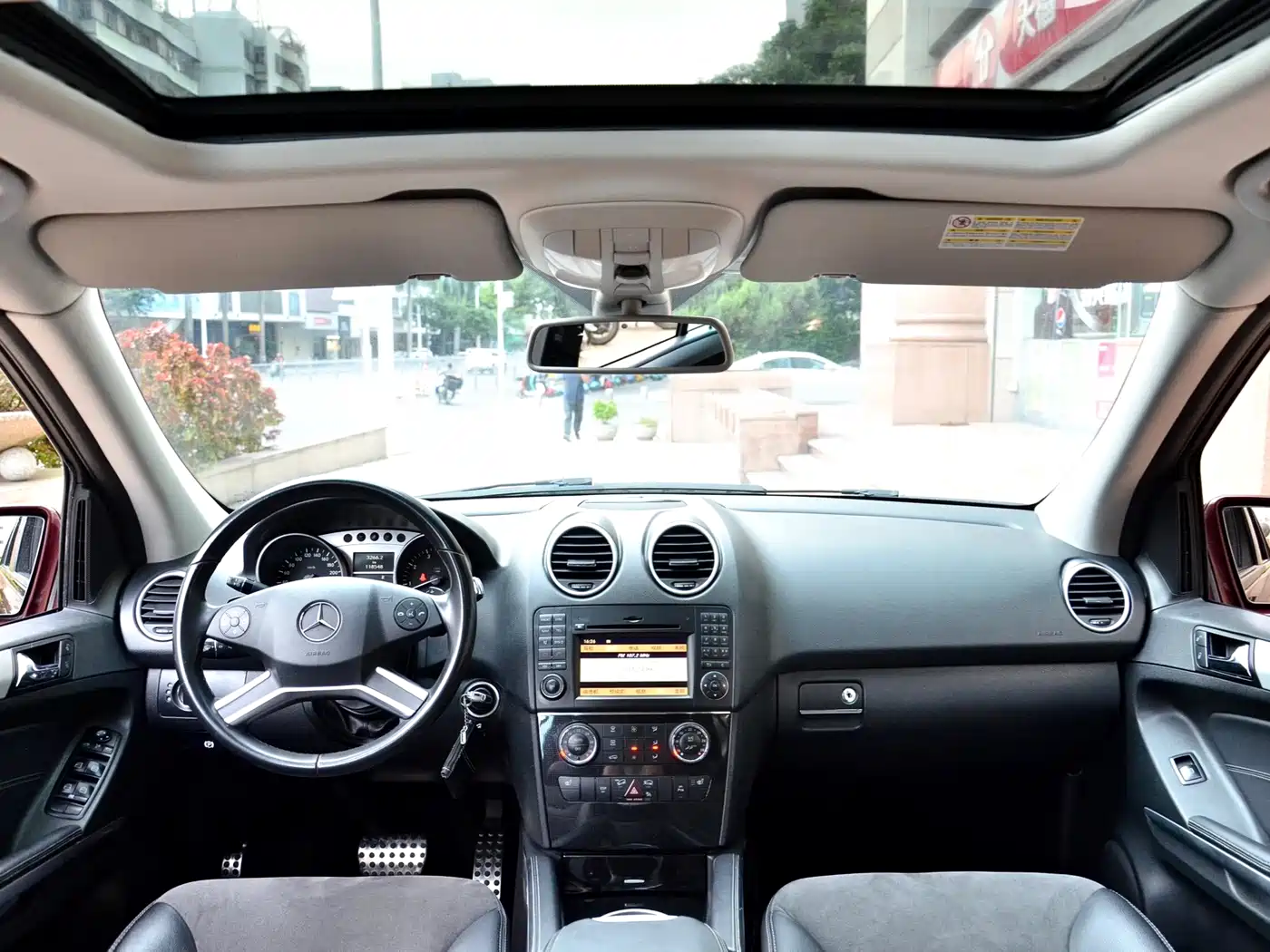 Mercedes-Benz M-Class 2010 ML 300 4MATIC фото 7