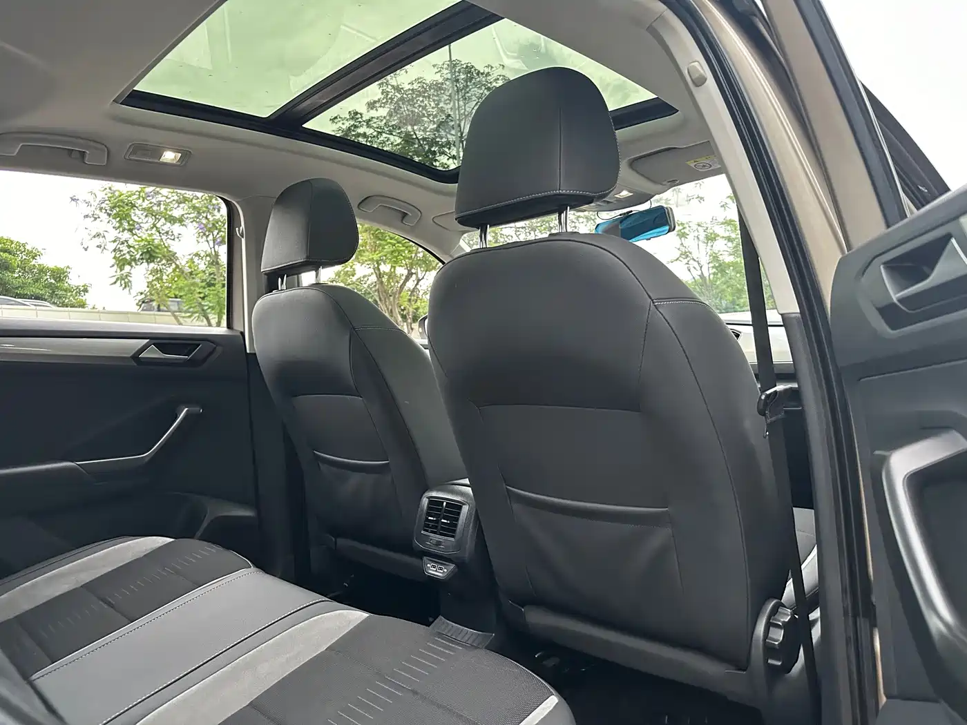 Фото 7 - Volkswagen T-ROC