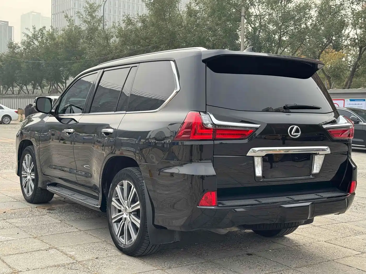 Lexus LX 2017 570 Prestige Luxury фото 2