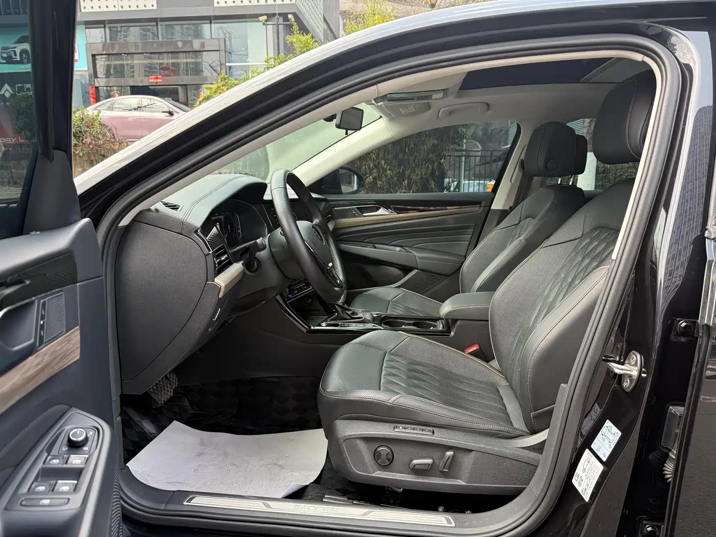 Volkswagen Passat 2020 330TSI Luxury Edition China VI фото 8