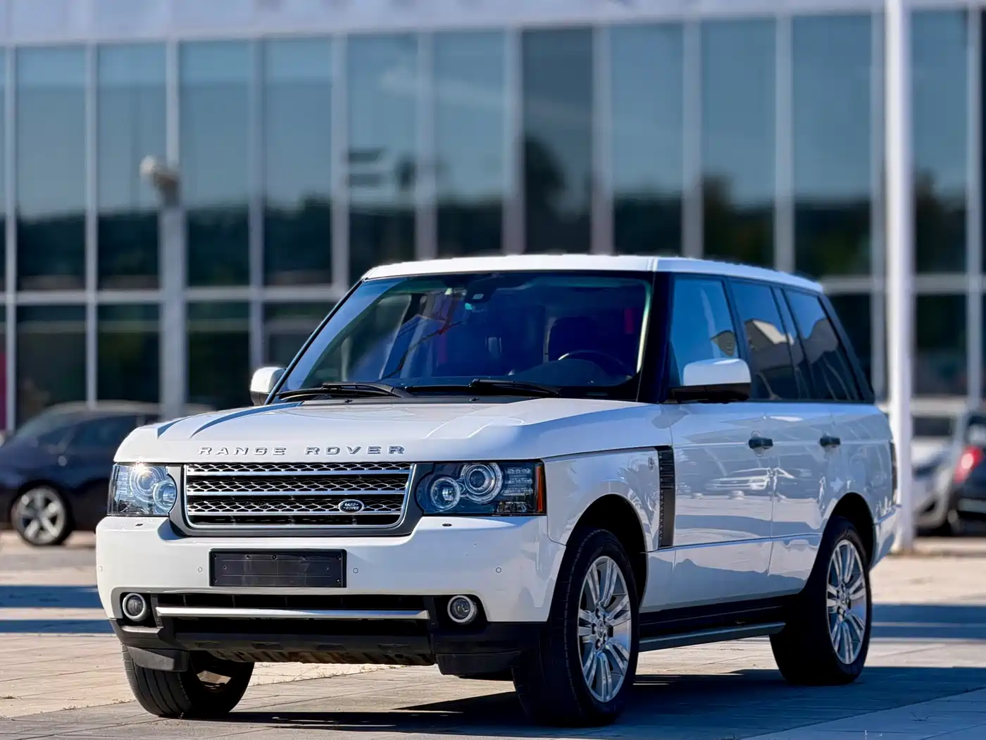 Фото 1 - Land Rover Range Rover