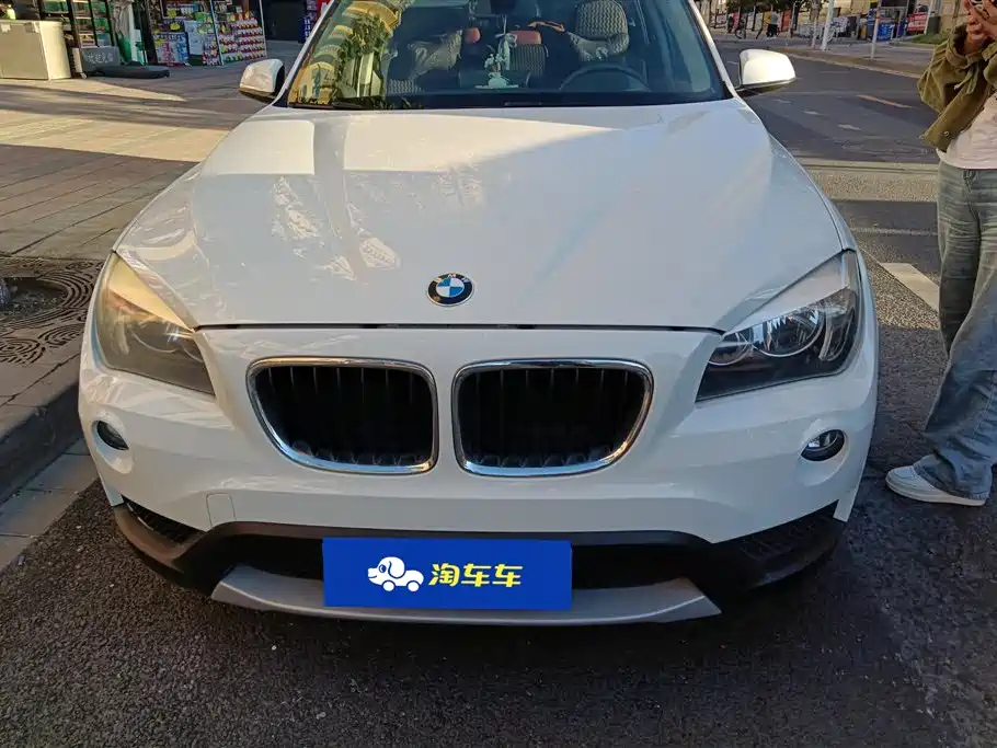 BMW X1 2013 sDrive18i Fashion фото 2