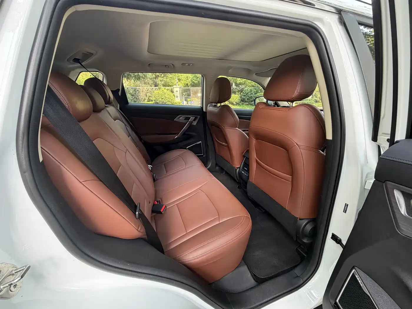 Photo 7 - Geely Atlas