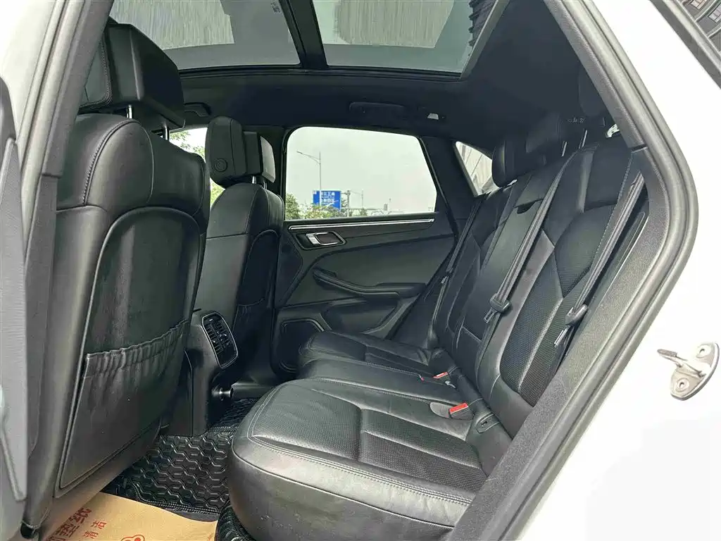 Porsche Macan 2014 Macan 2.0T фото 19