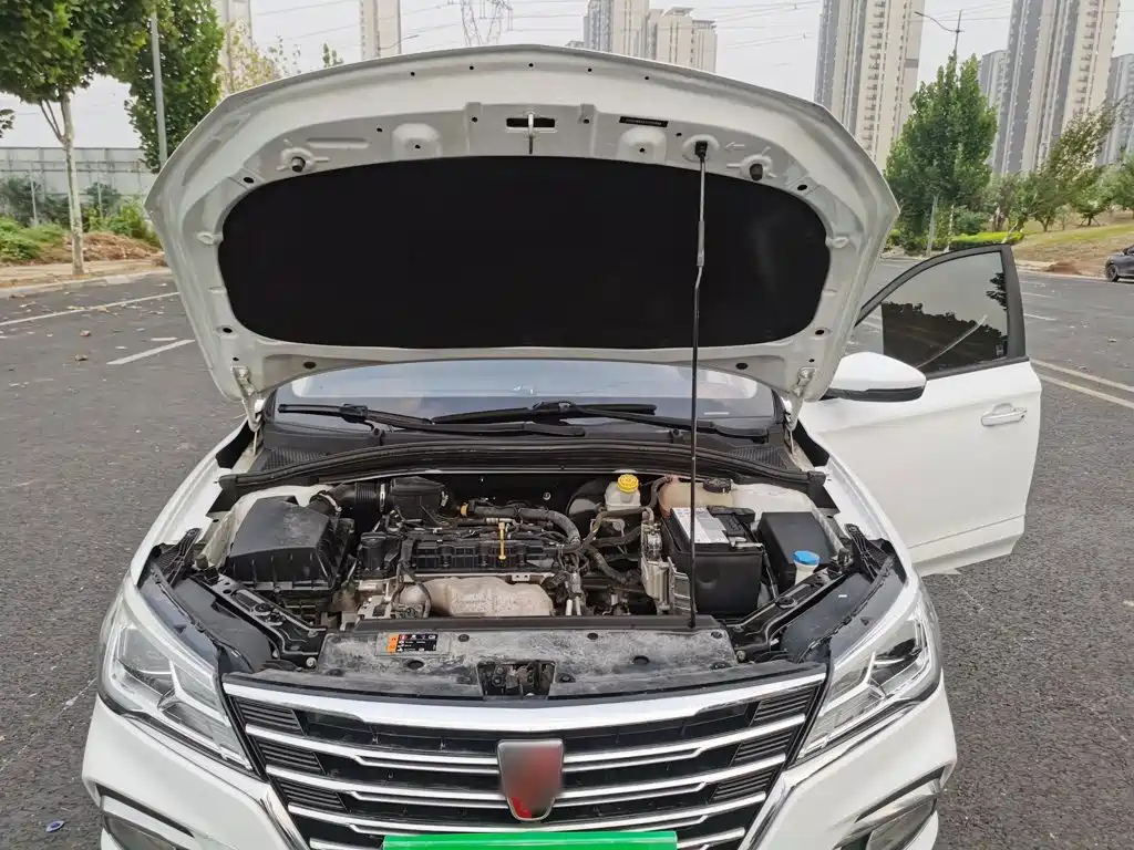 Roewe i5 2018 2019 1.5L Manual 4G-Connected Langyue Edition