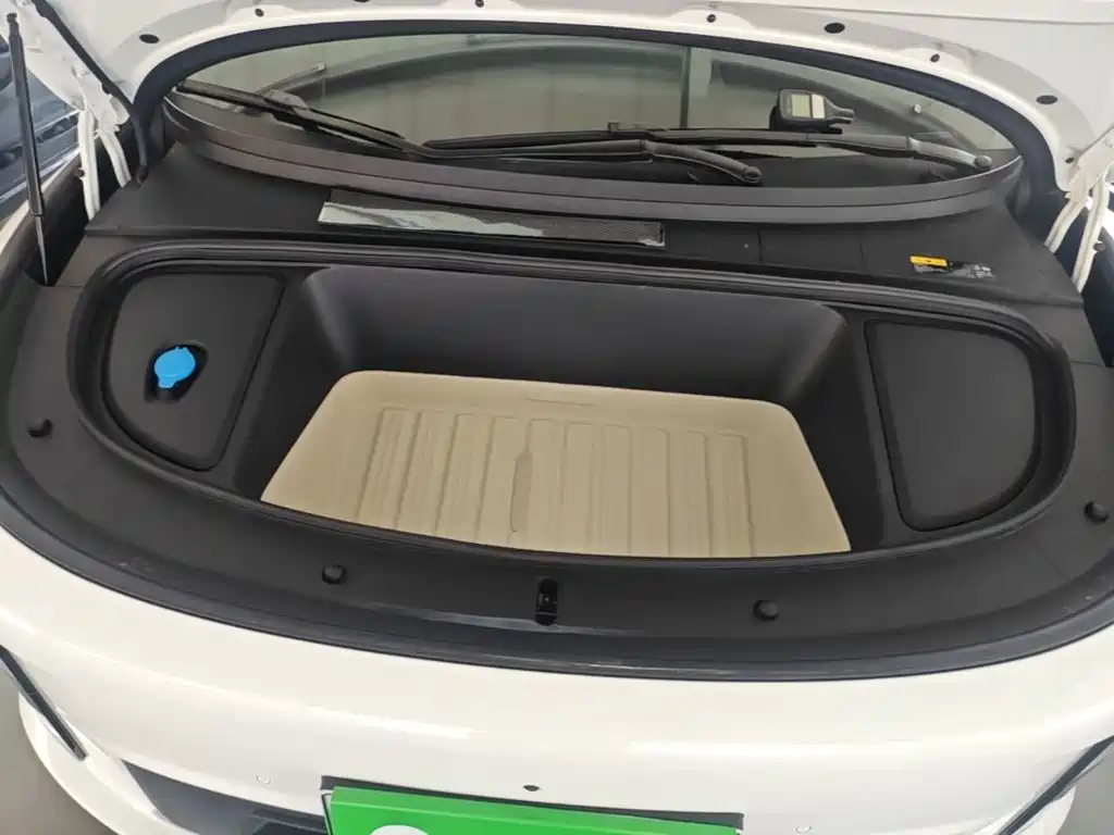 Li Auto i6 2026 2025 2WD Base Model