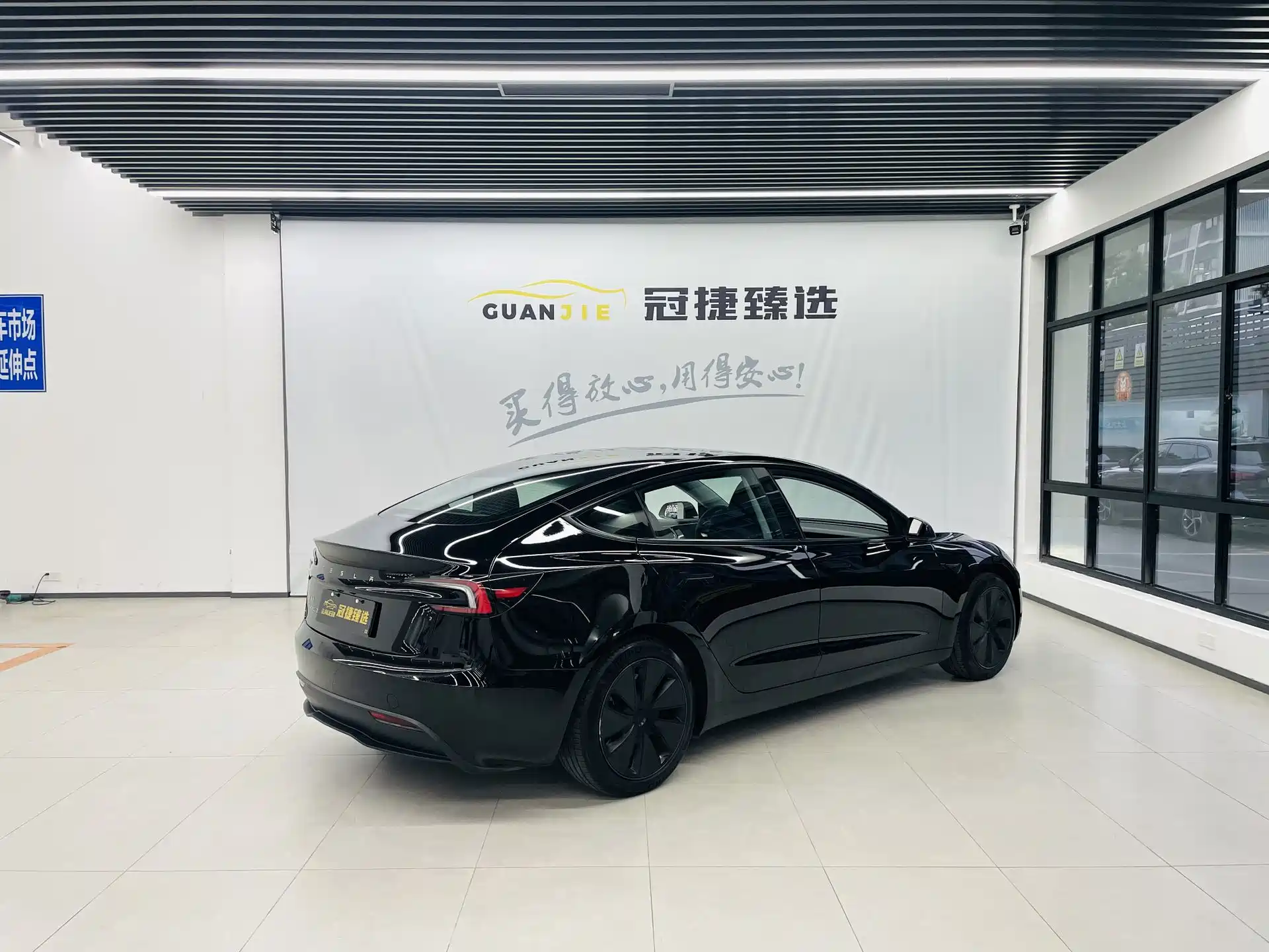 Фото 17 - Tesla Model 3