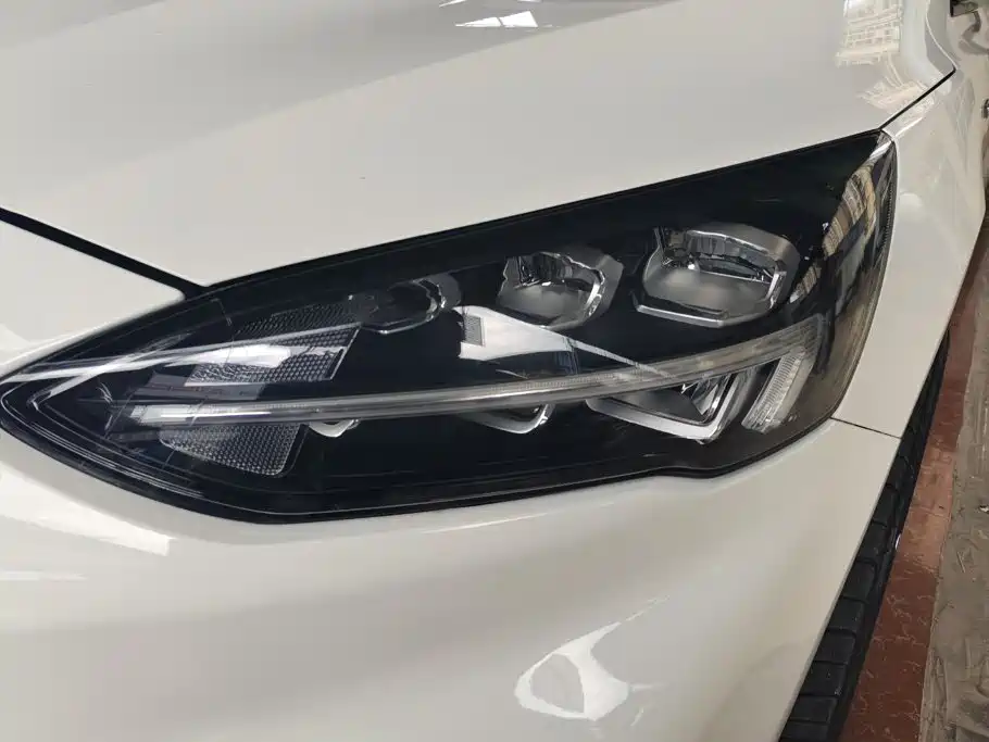 Ford Focus 2022 2021 Sedan EcoBoost 180 Auto ST Line