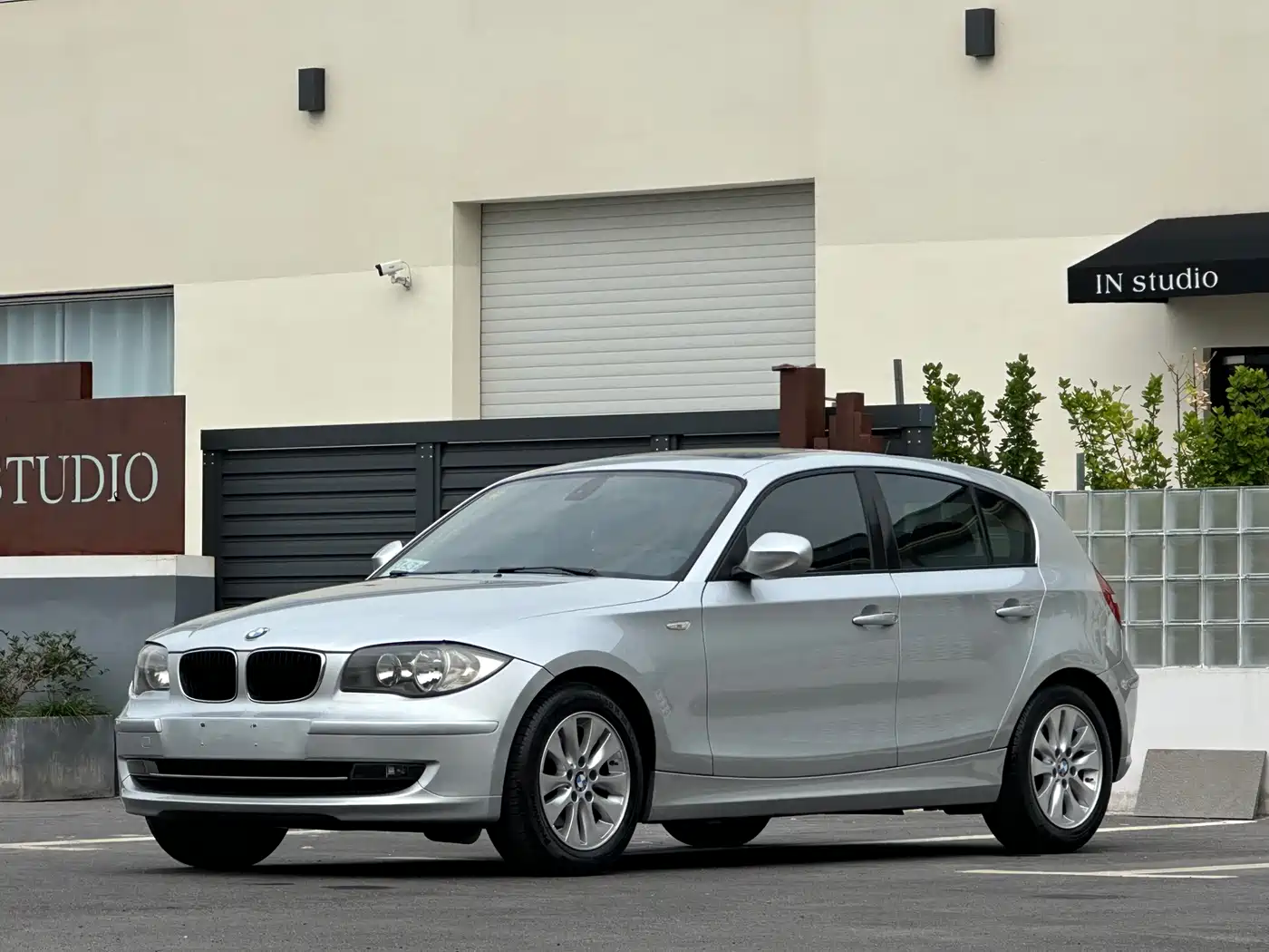 BMW 1 Series (Import) 2011 2010 120i Sport Limited Edition