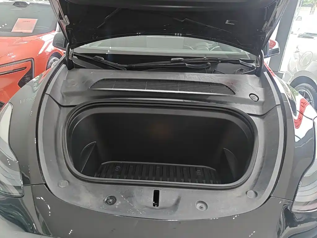 Photo 16 - Tesla Model Y