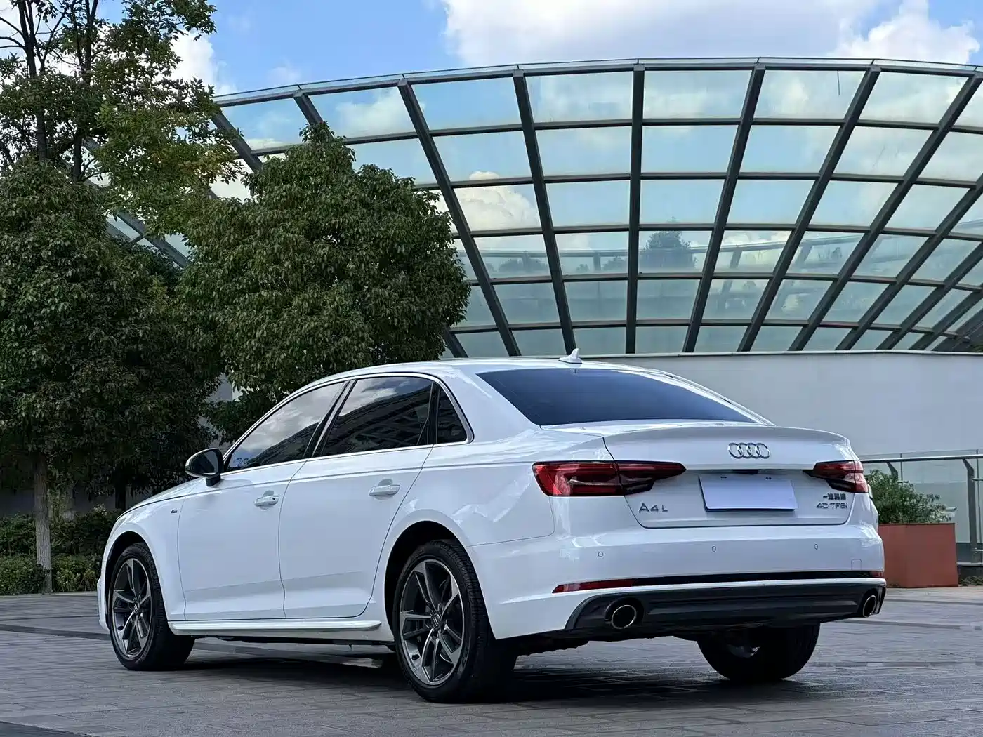 Photo 7 - Audi A4L
