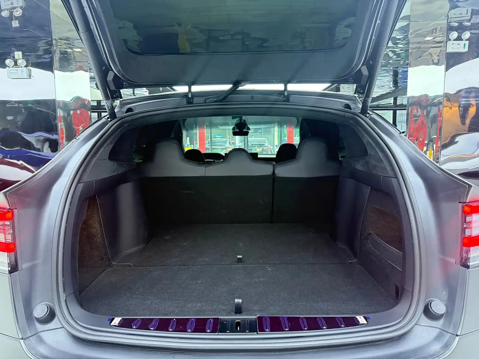 Фото 14 - Tesla Model X