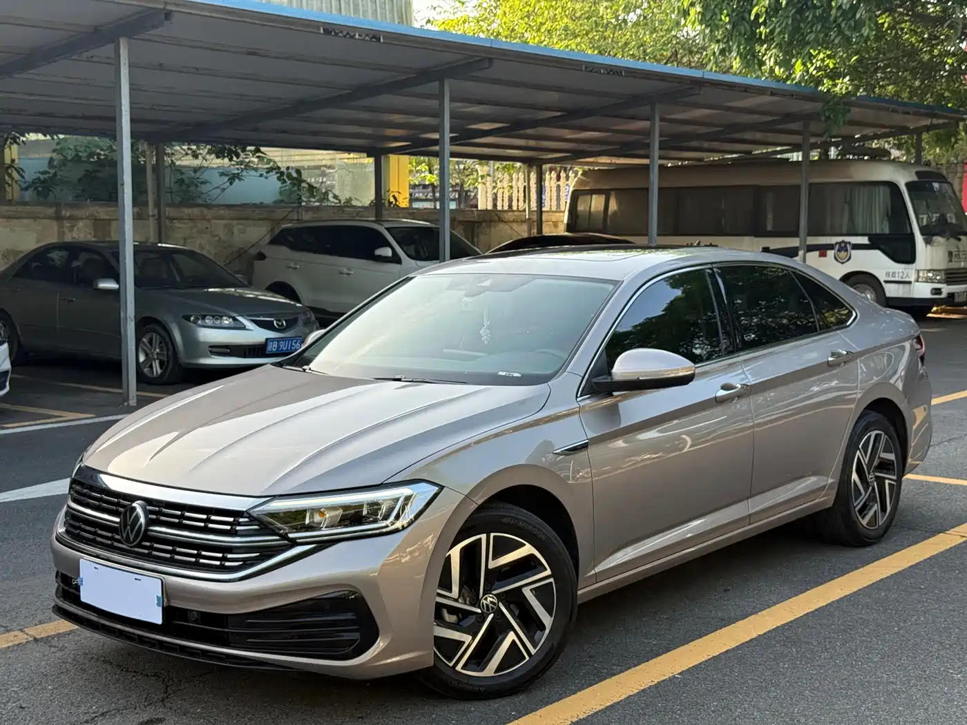 Volkswagen Sagitar 2024 300TSI DSG Surpass Edition