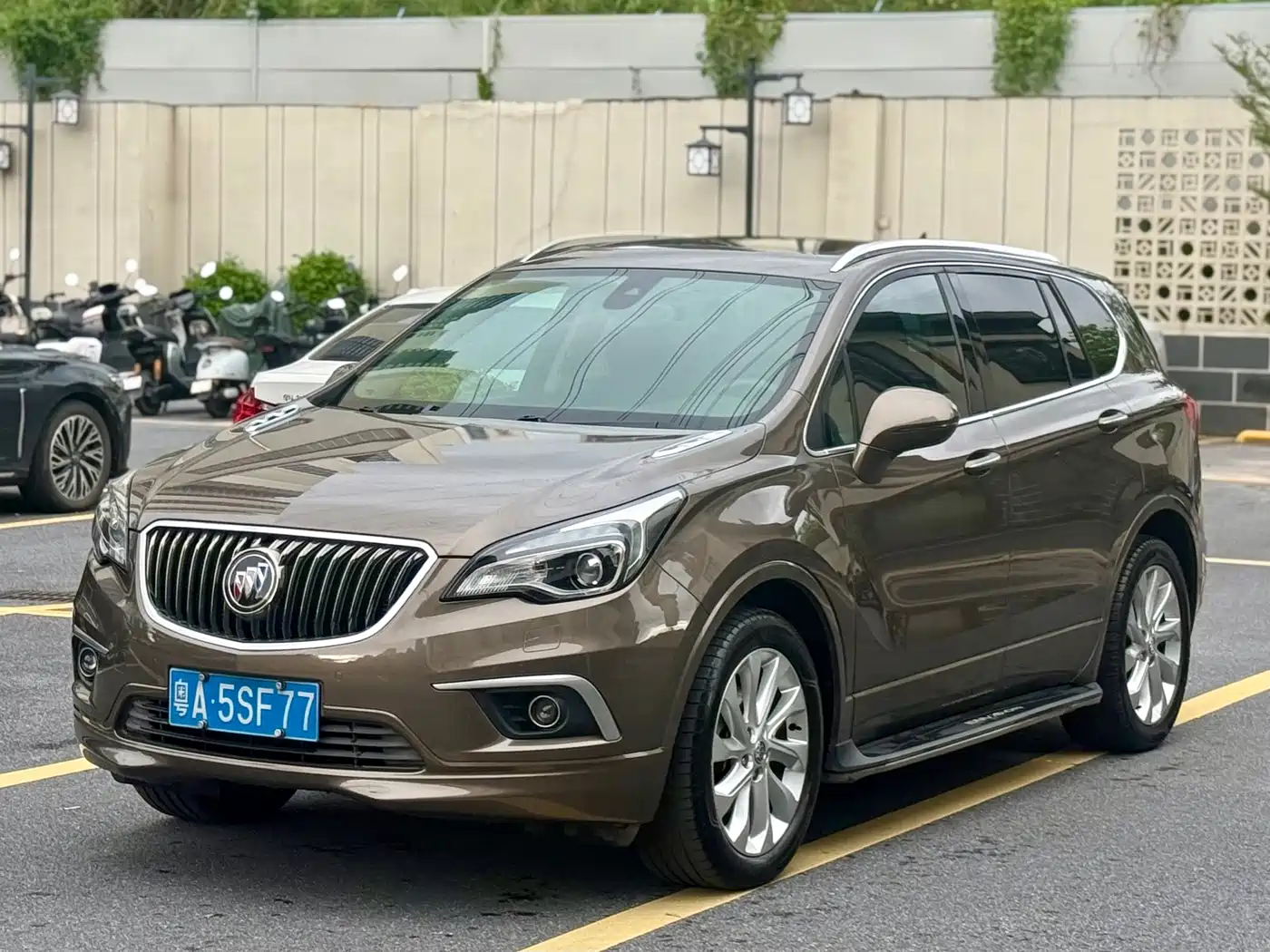 Фото 1 - Buick Envision Plus