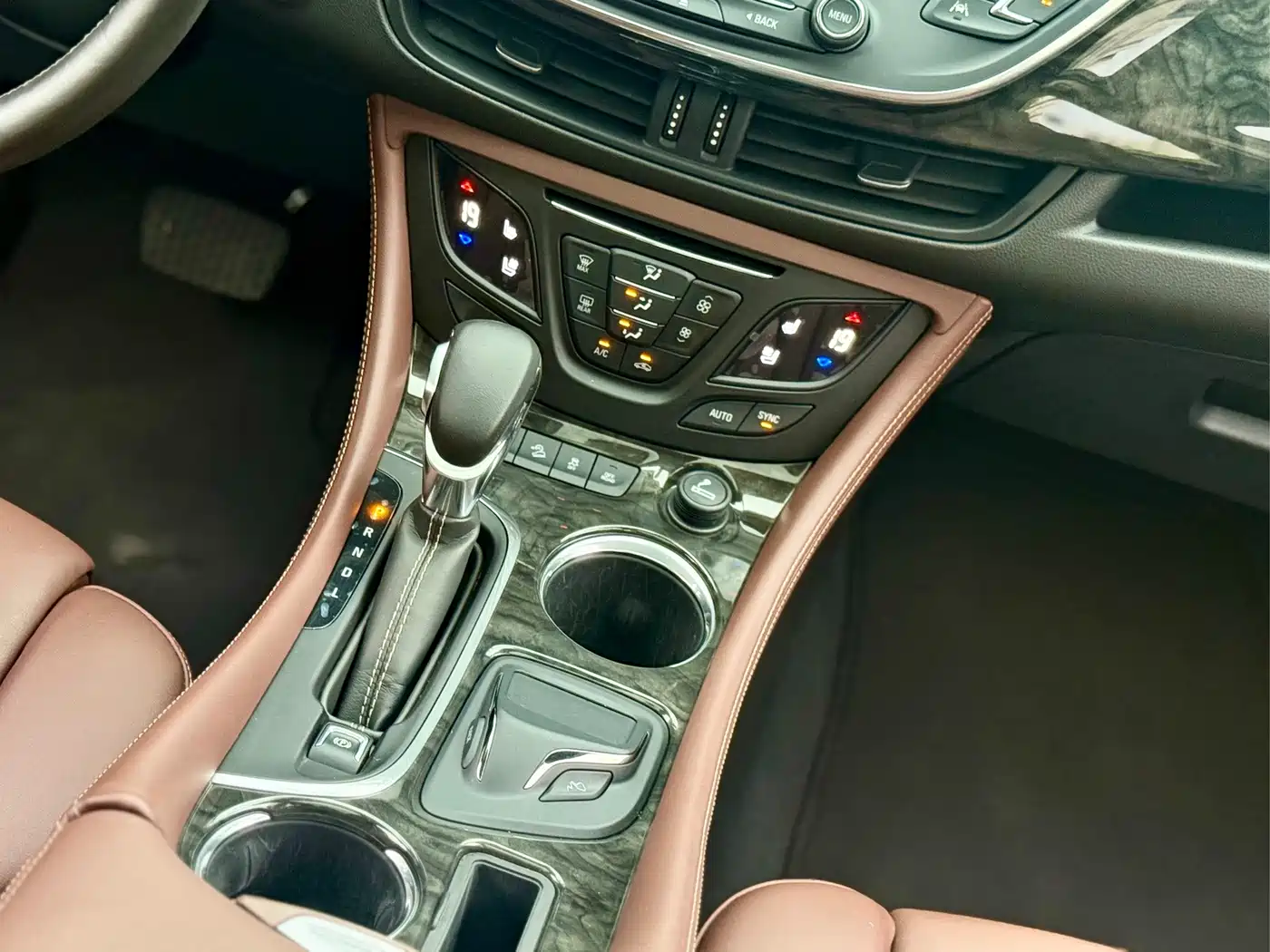 Фото 20 - Buick Envision Plus