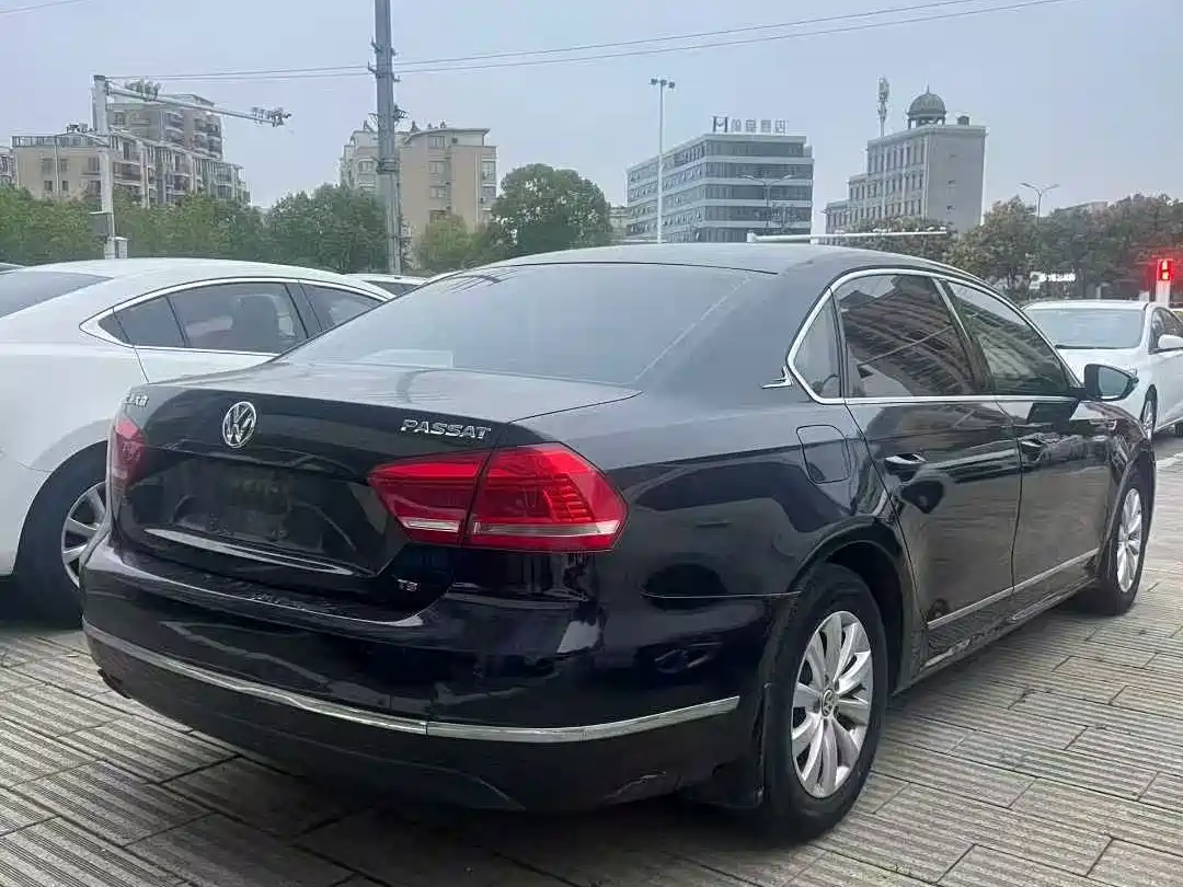 Volkswagen Passat 2014 1.8TSI Automatic Honor Edition фото 9