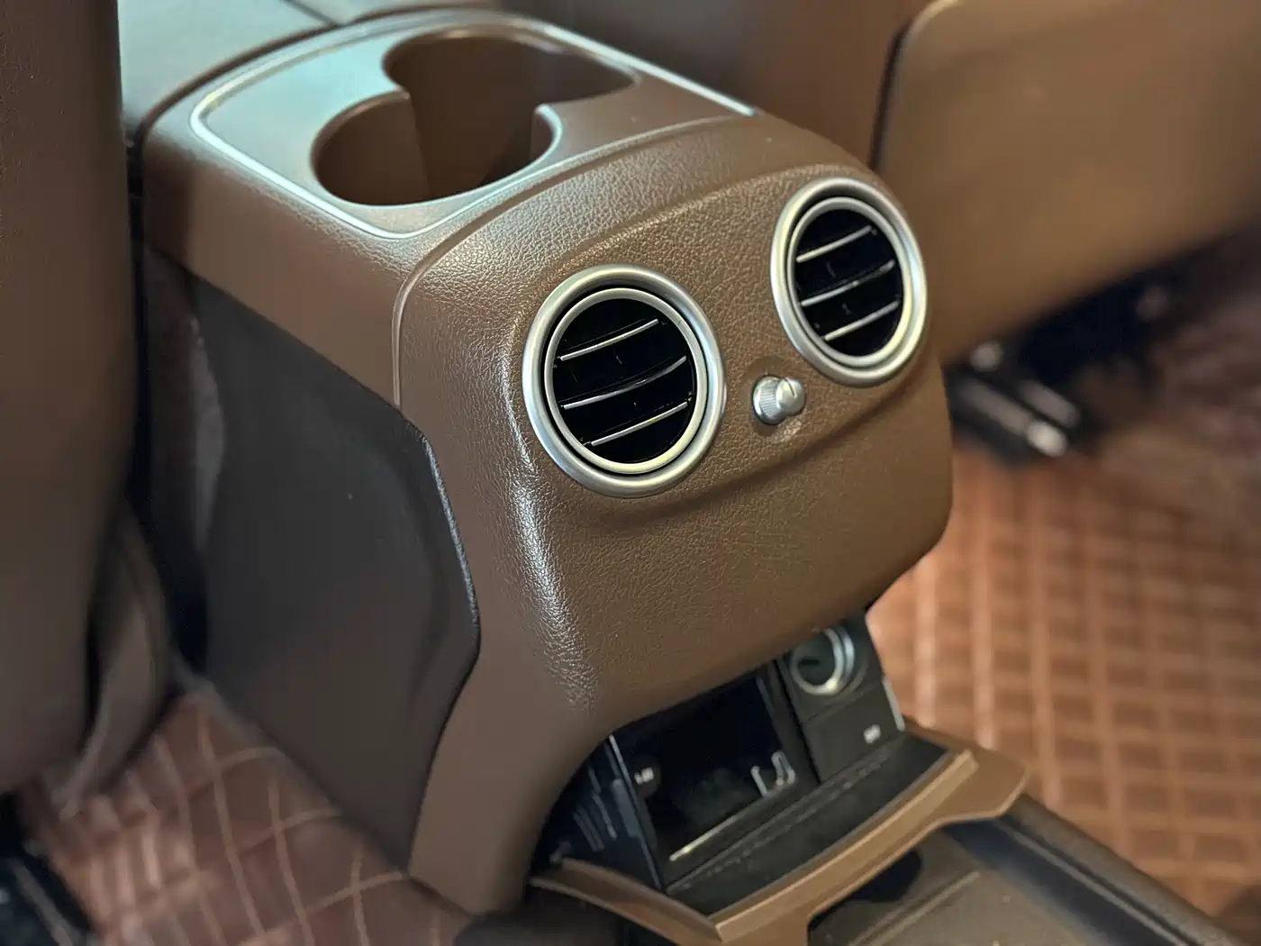 Mercedes-Benz E-Class 2020 E 260 L фото 10