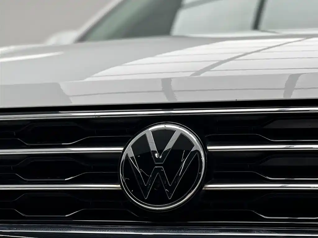 Volkswagen T-ROC 2021 Facelift 280TSI DSG 2WD Elite Smart Connect Edition фото 4