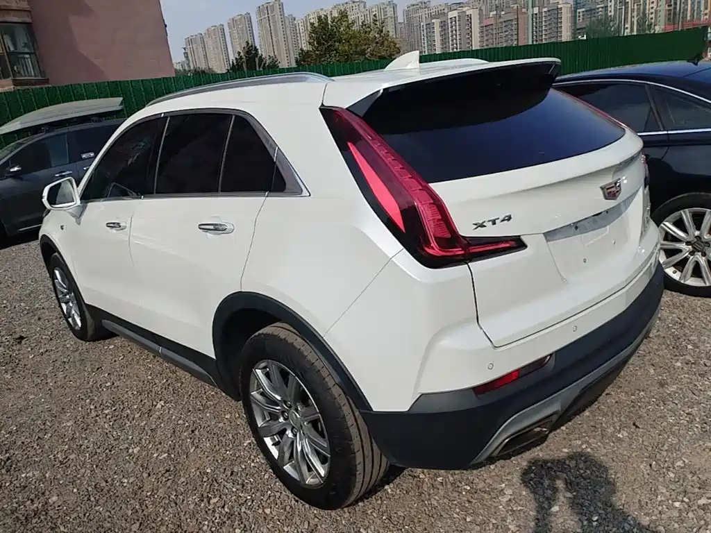 Cadillac XT4 2019 2018 28T FWD Leading Edition