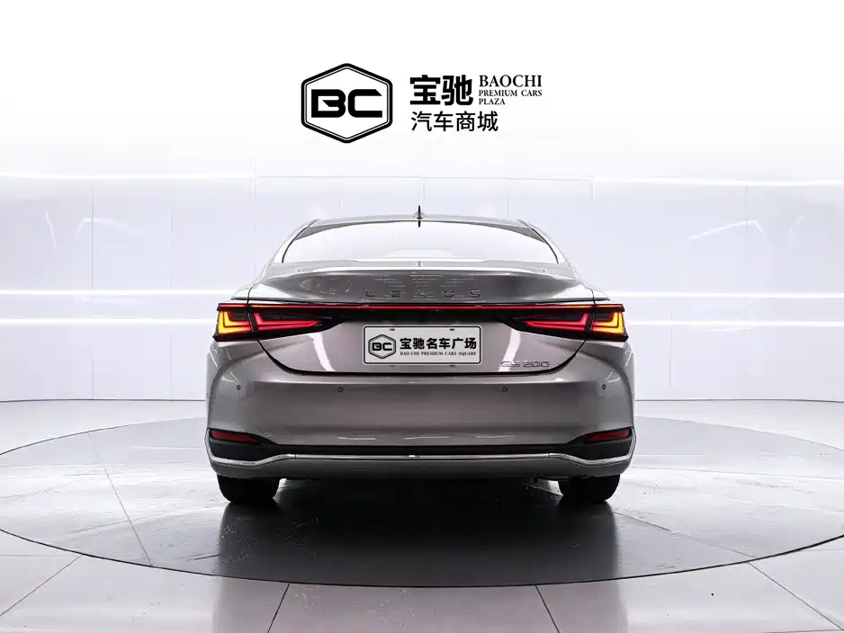 Lexus ES 2026 2025 200 Ultimate Edition