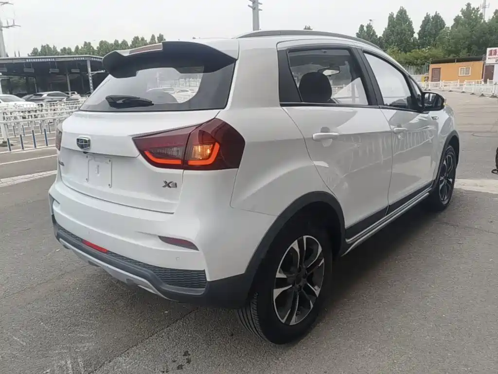 Photo 7 - Geely Vision X3