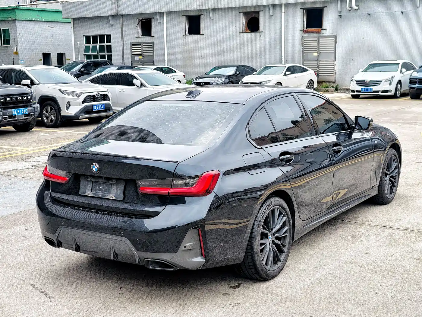 BMW 3 Series 2024 325i M Sport Shadowline Package фото 7