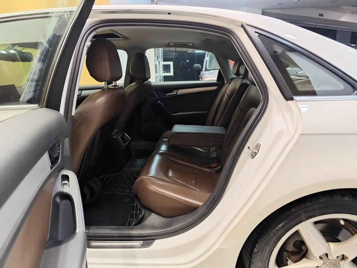 Audi A4L 2013 35 TFSI Automatic Standard фото 22