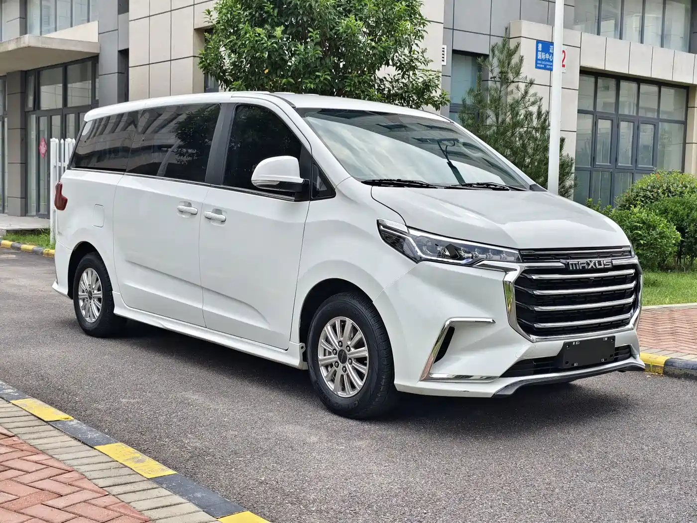 SAIC Maxus Maxus G20 2023 2023 ES 2.0T Gasoline Automatic Premium Edition