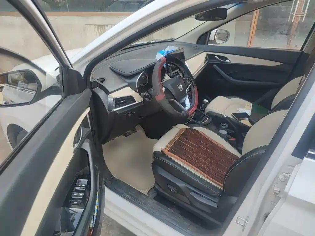 Photo 12 - Baojun 360