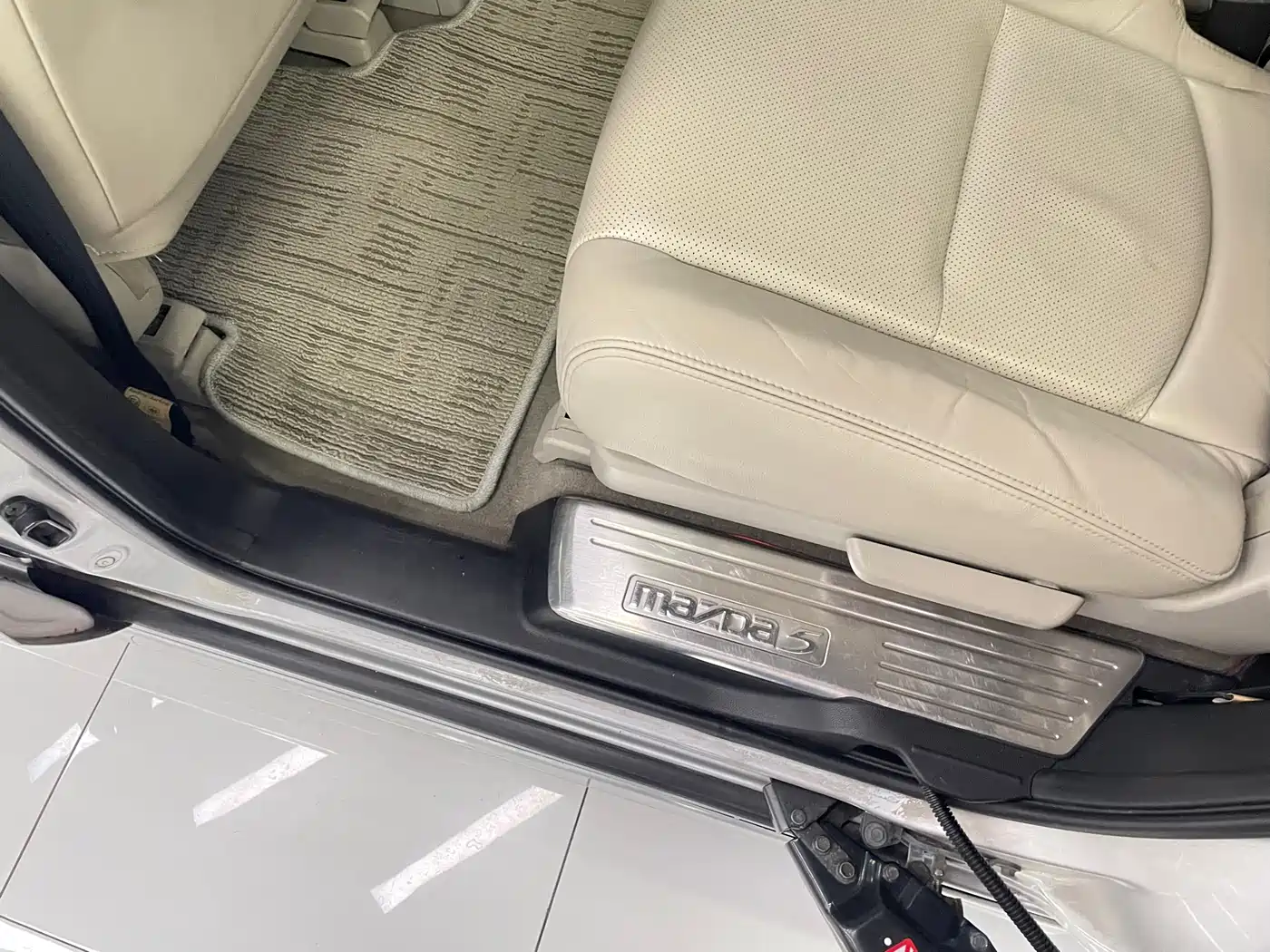 Mazda Mazda5 2010 2008 2.0 Automatic Luxury Edition