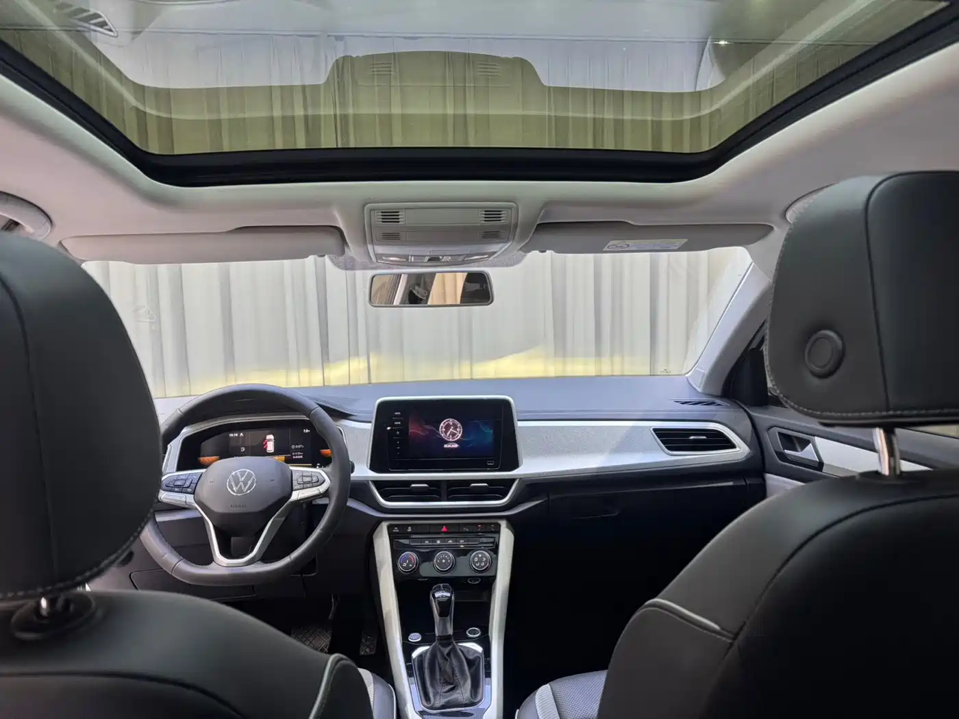 Volkswagen T-Roc, миниатюра 13