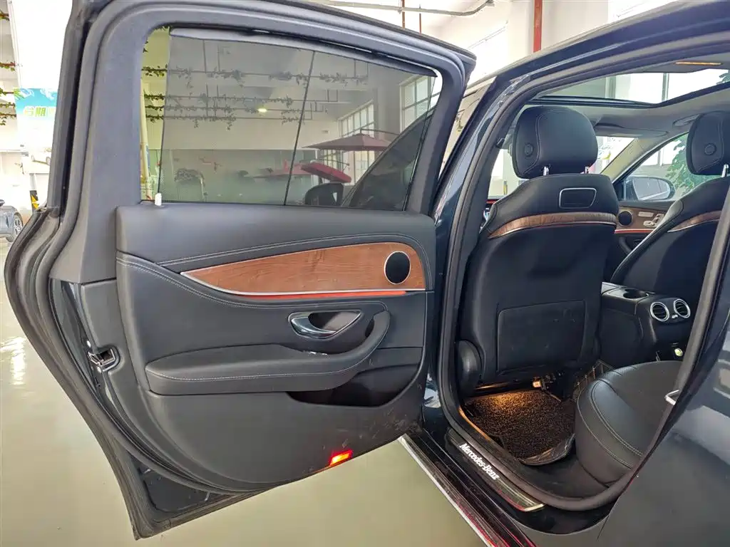 Mercedes-Benz E-Class 2016 E 300 L Luxury фото 21