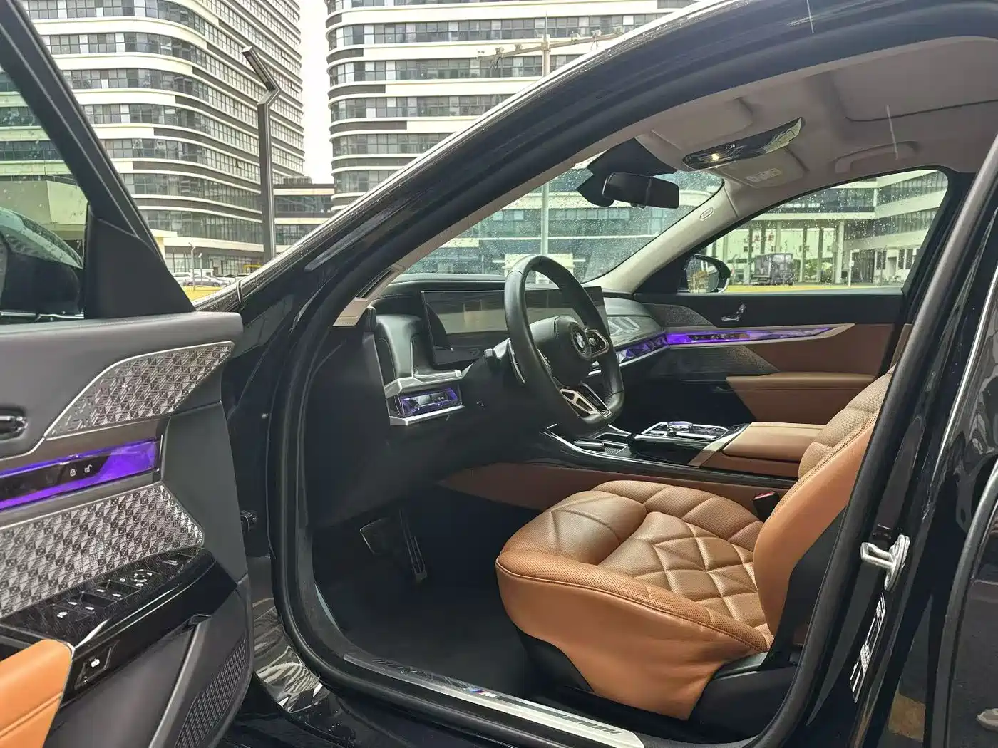 BMW 7 Series 2023 Model 740Li Leading Luxury Package фото 4