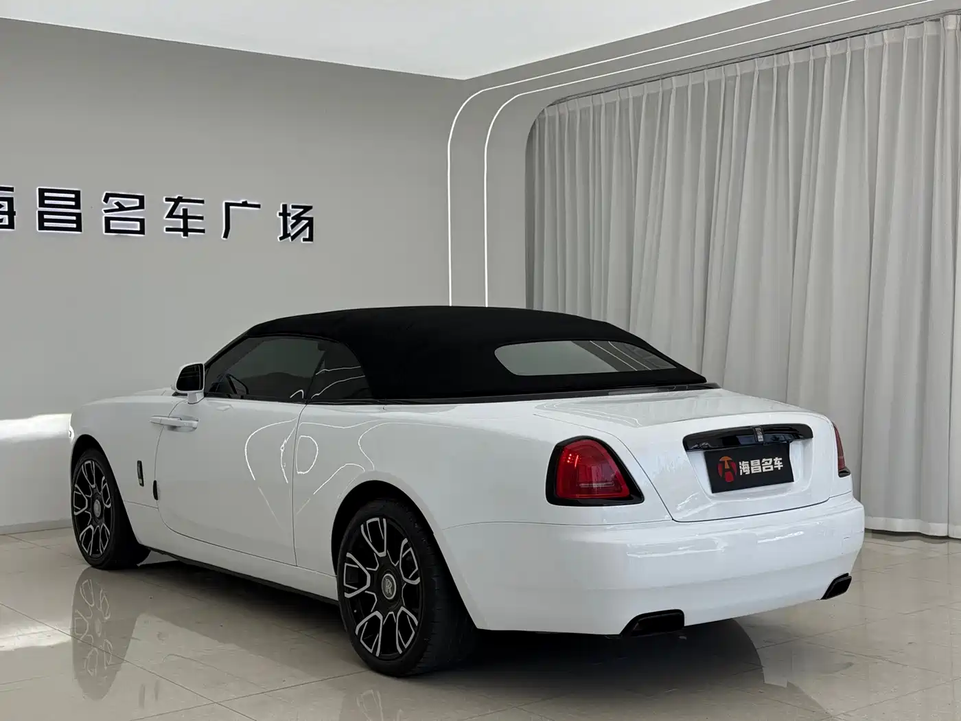 Rolls-Royce Dawn 2018 2018 6.6T Standard