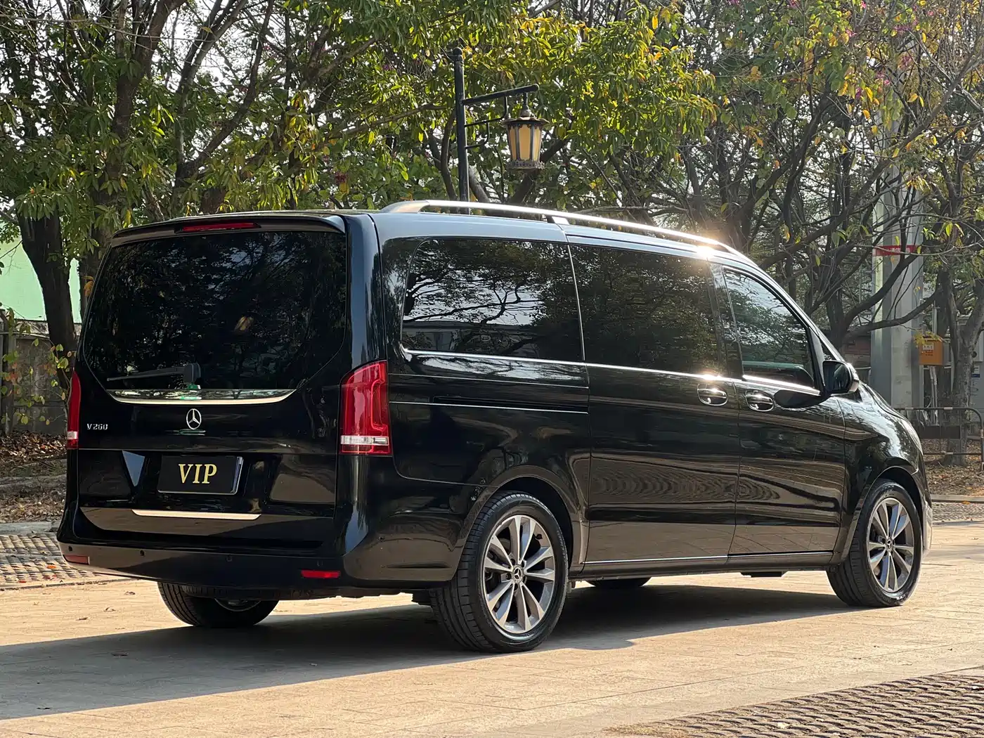 MERCEDES-BENZ V CLASS