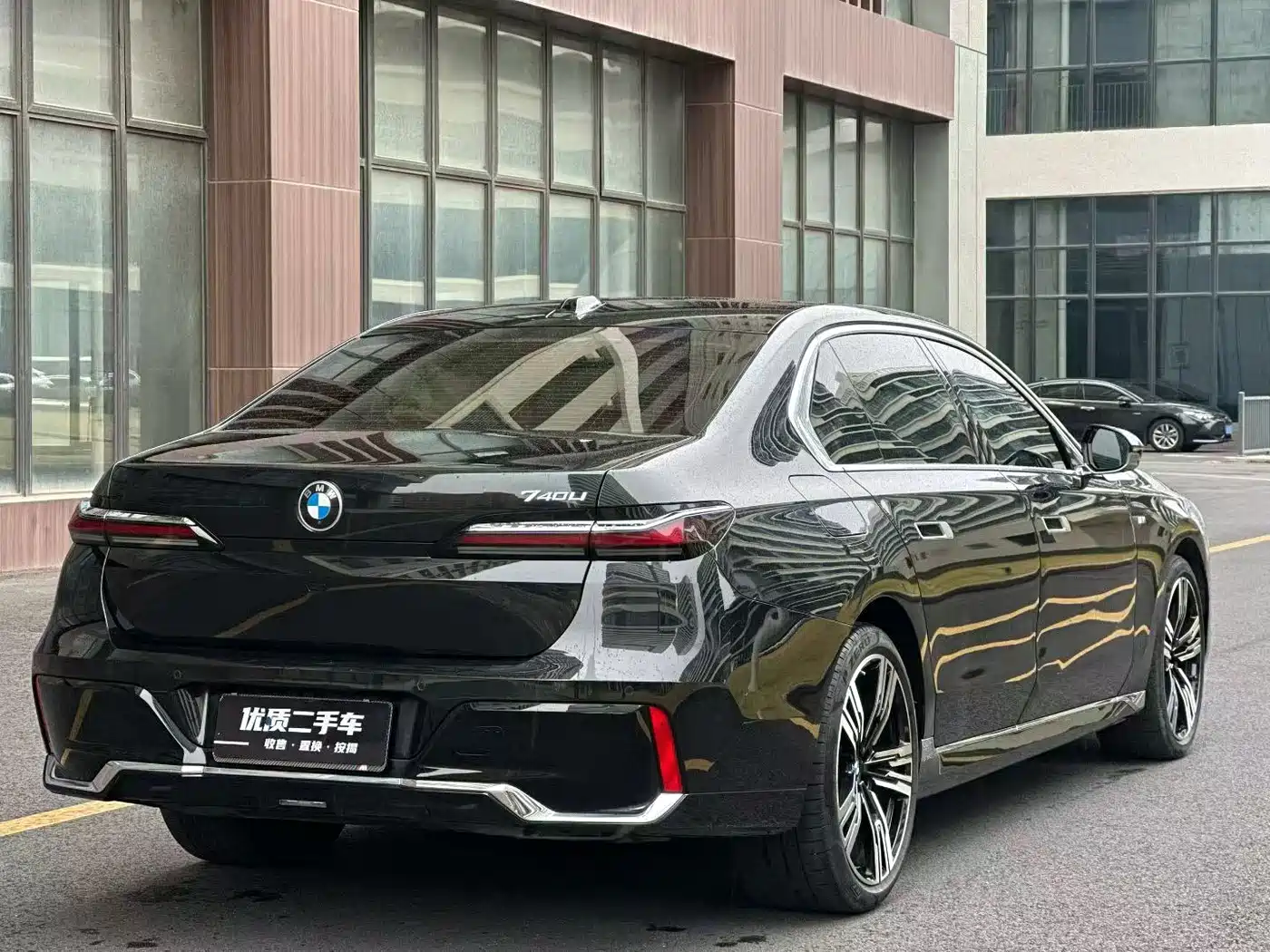 BMW 7 Series 2023 Model 740Li Leading Luxury Package фото 9