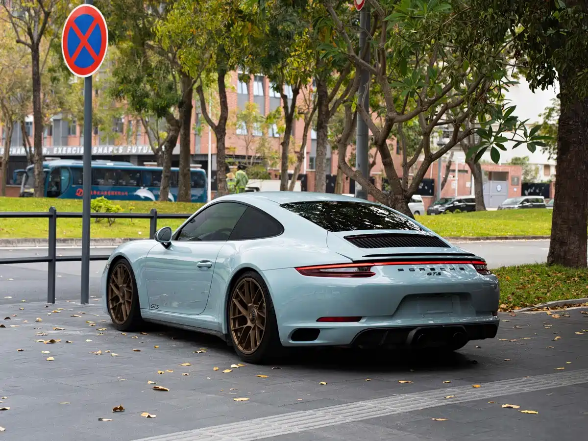 Porsche 911 2017 Carrera GTS 3.0T фото 23
