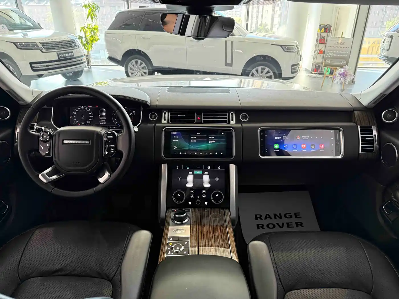 Land Rover Range Rover 2019 3.0 SCV6 Heritage Edition фото 18