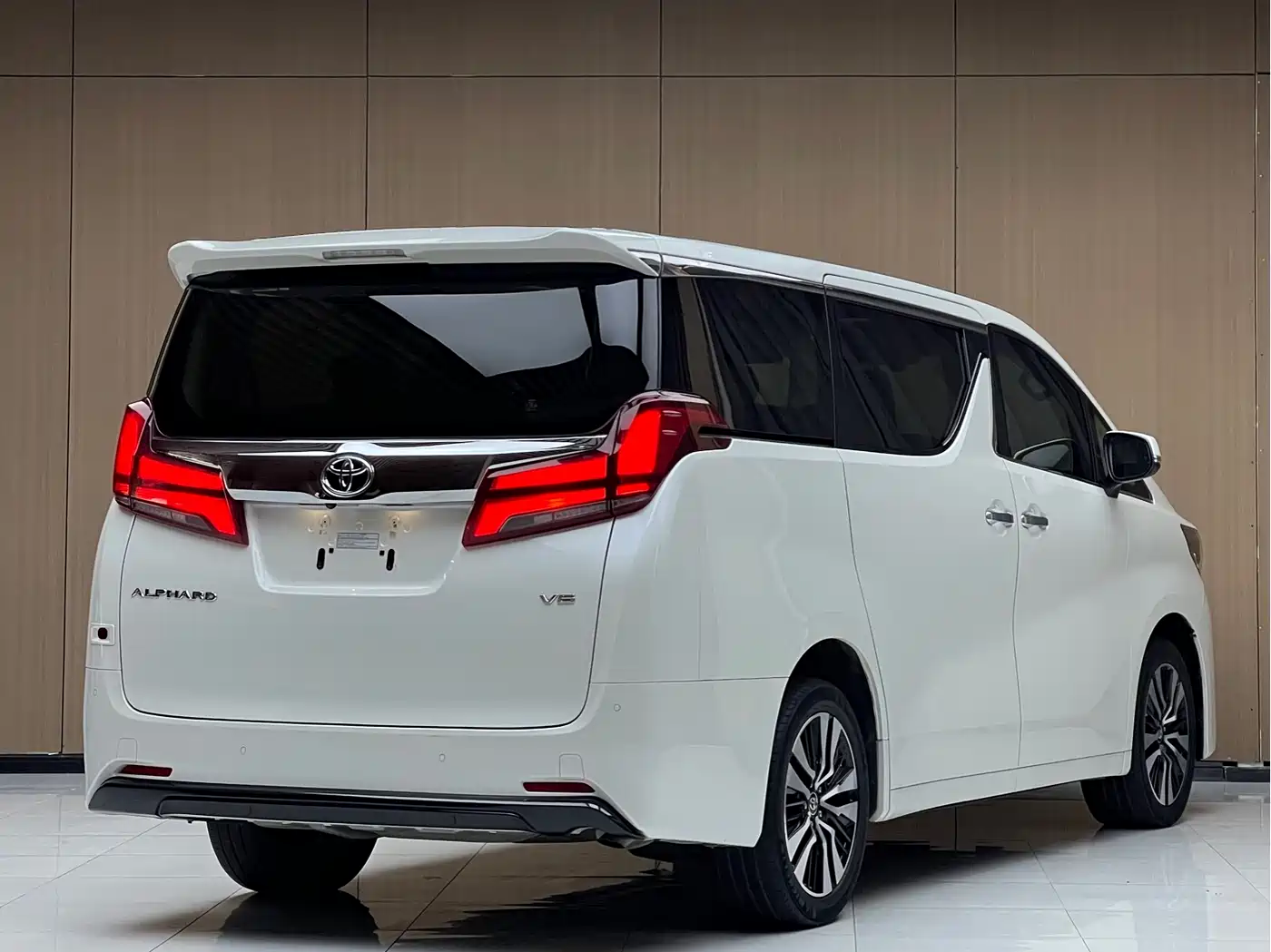 Toyota Alphard 2018 Facelift 3.5L Luxury Edition фото 3