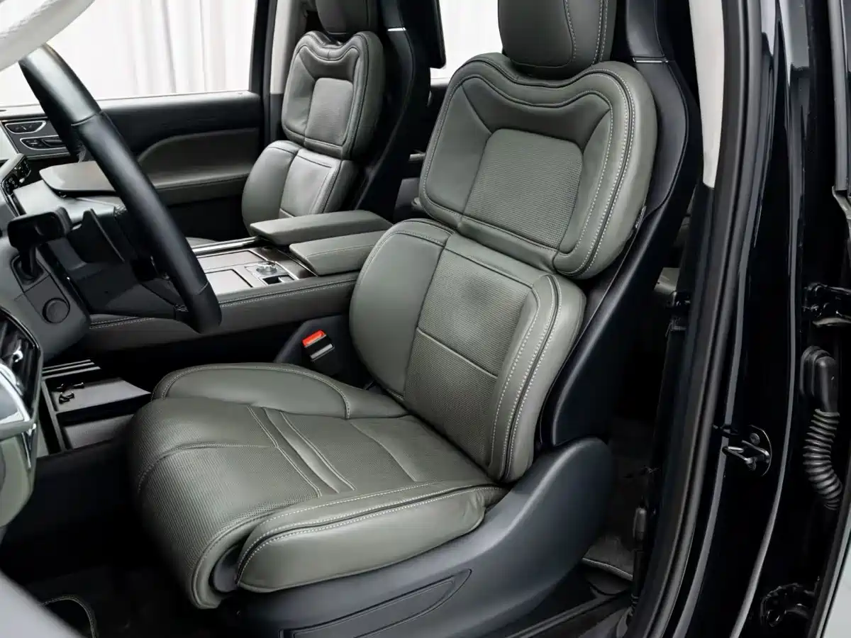Lincoln Navigator 2026 2024 3.5T Presidential Edition