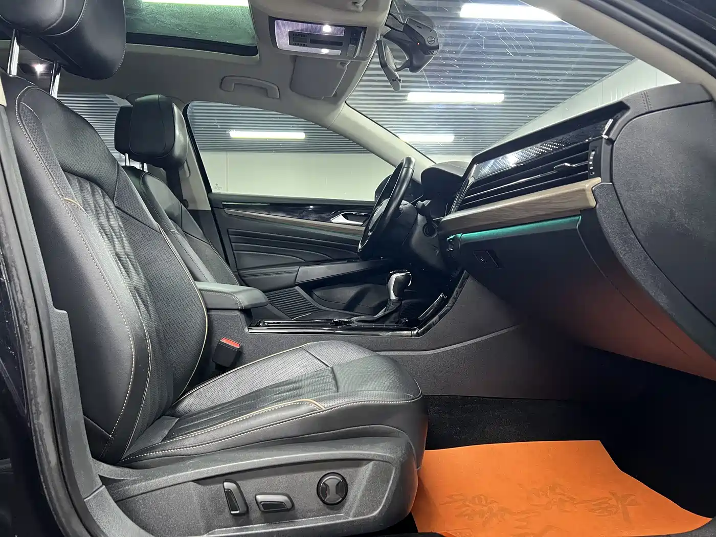 Volkswagen Passat 2021 Model 330TSI Luxury Edition фото 9