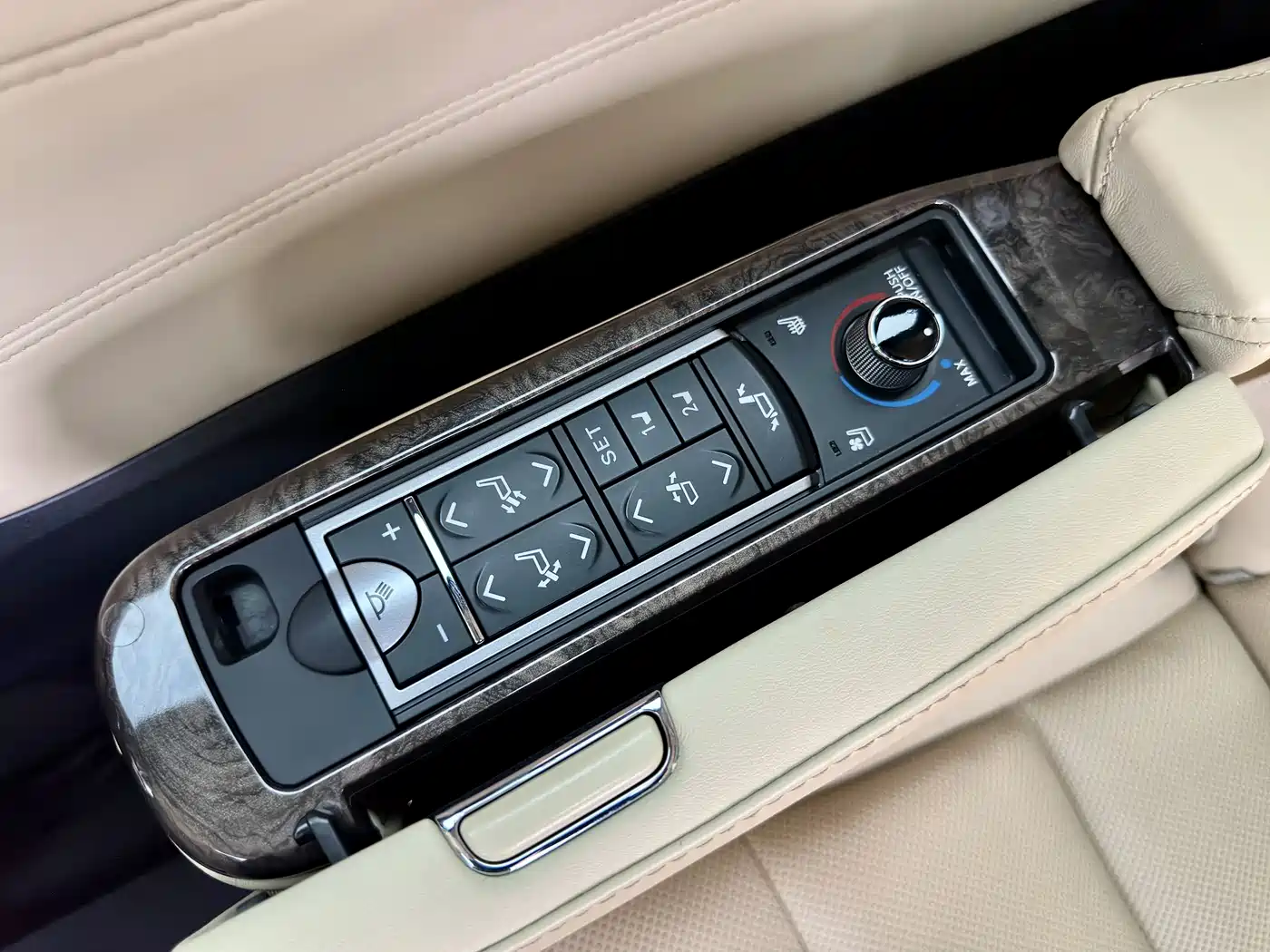 Toyota Alphard 2018 Facelift 3.5L Premium Edition фото 30