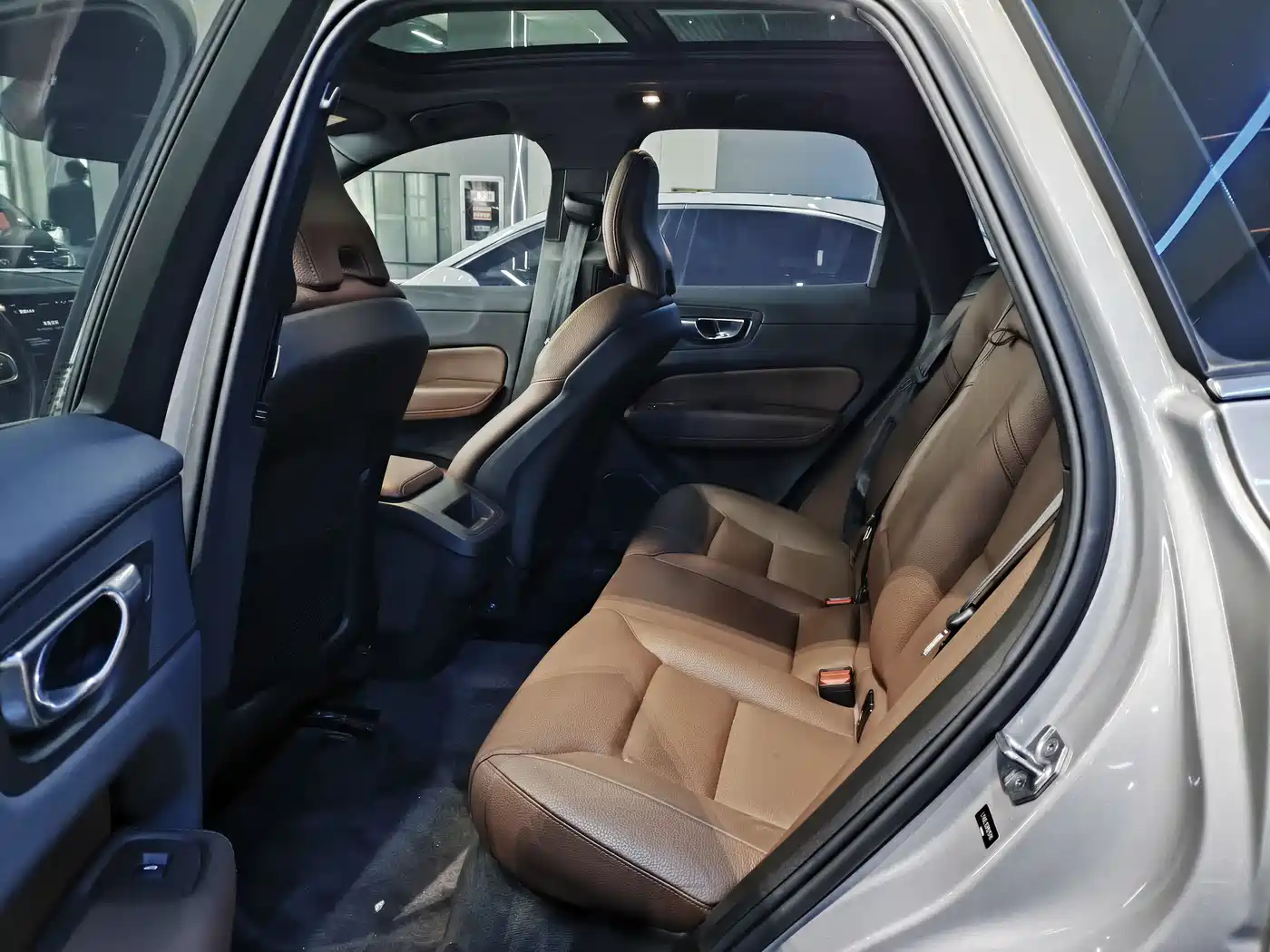 Фото 10 - Volvo XC60