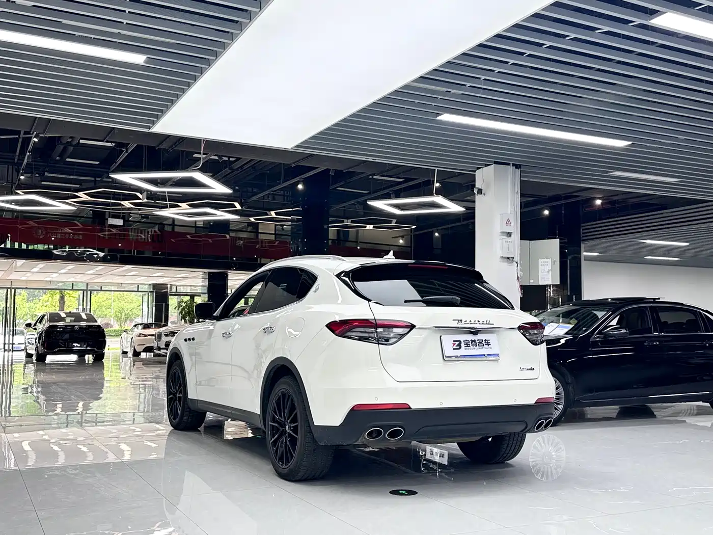 Maserati Levante 2021 3.0T Standard Edition фото 20
